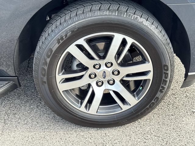 Certified 2024 Ford Expedition XLT RWD image 9