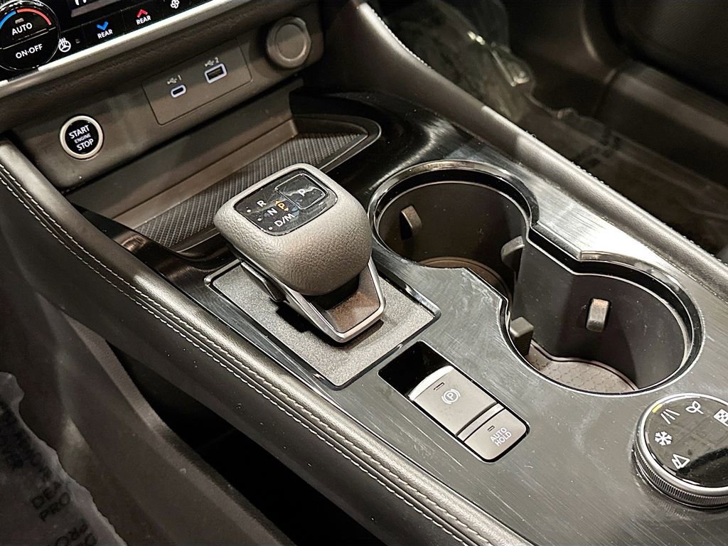 Used 2023 Nissan Rogue SL w/ SL Premium Package image 13