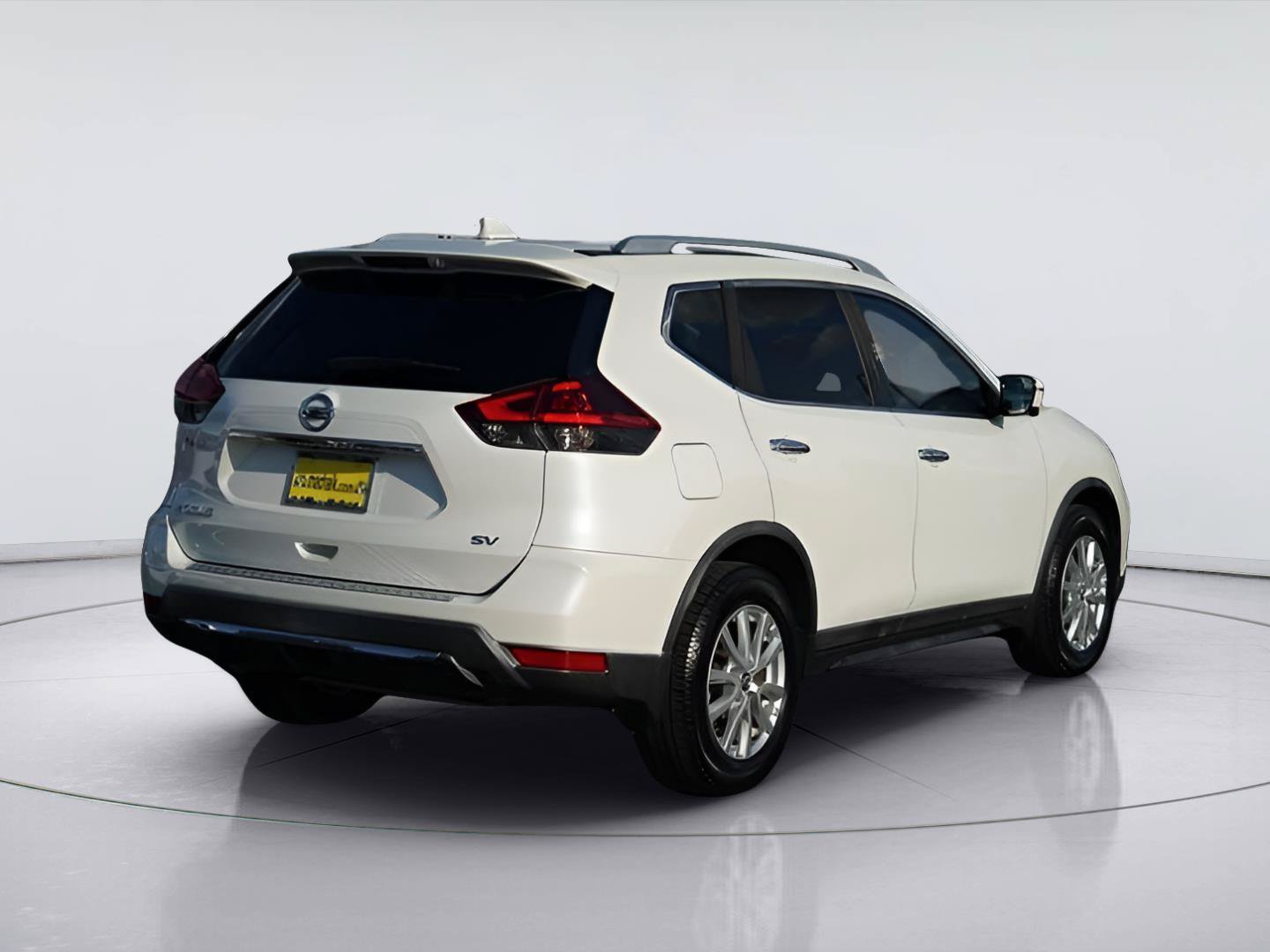 Used 2018 Nissan Rogue SV w/ Premium Package FWD image 6