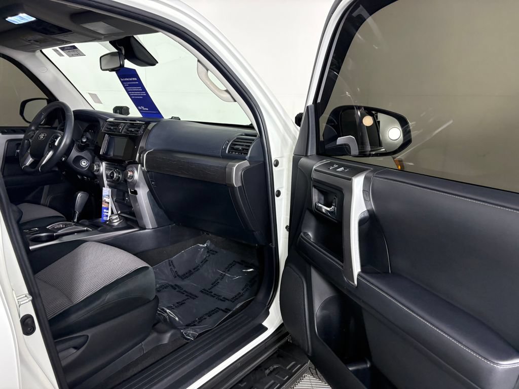 Used 2020 Toyota 4Runner 4WD image 32