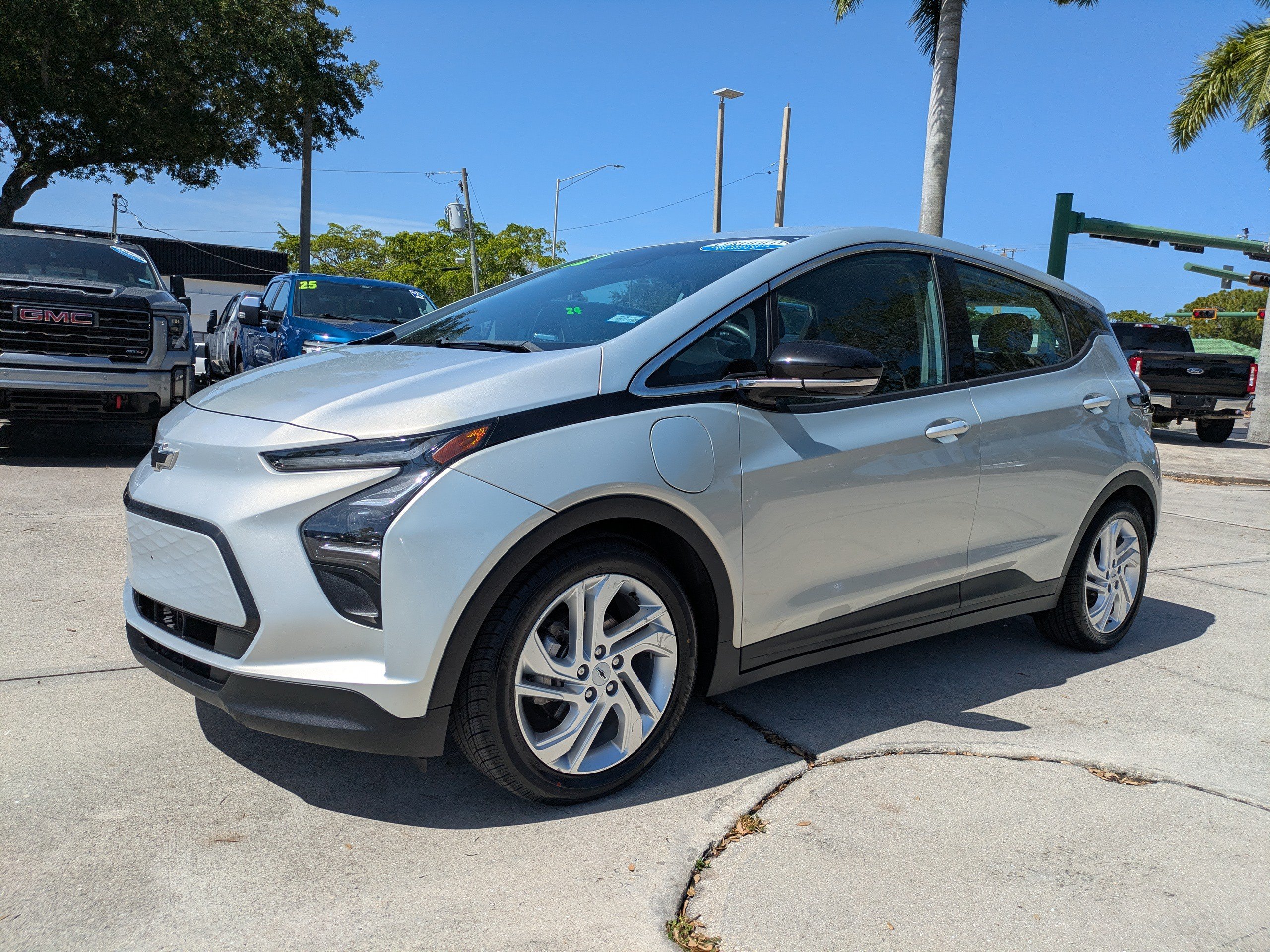 Used 2022 Chevrolet Bolt LT FWD image 7
