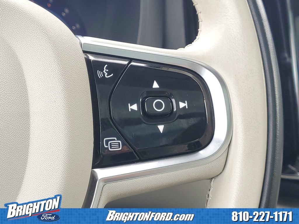 Used 2023 Volvo XC60 B5 Plus AWD/4WD image 22