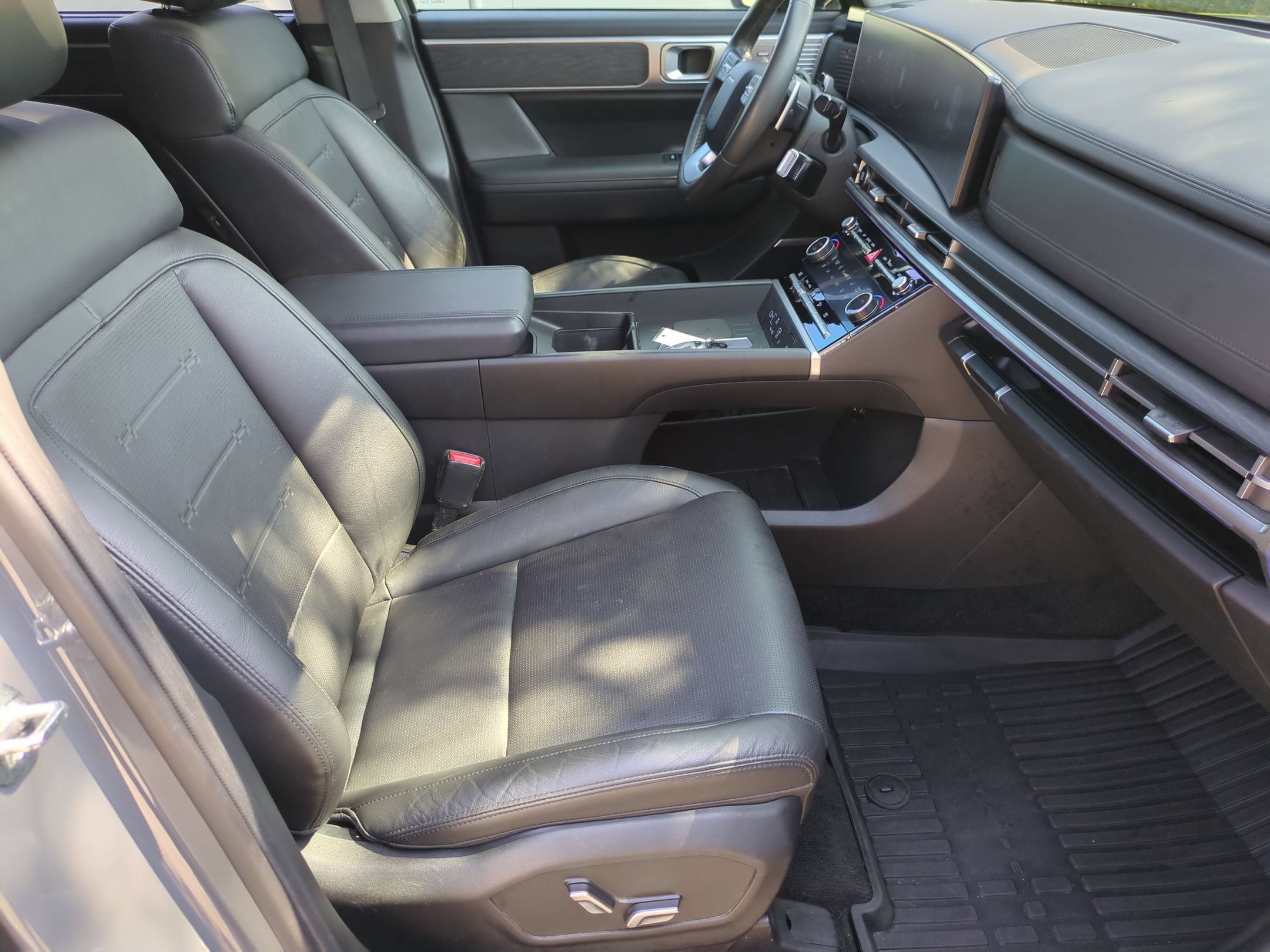 Used 2024 Hyundai Santa Fe Limited AWD/4WD image 35