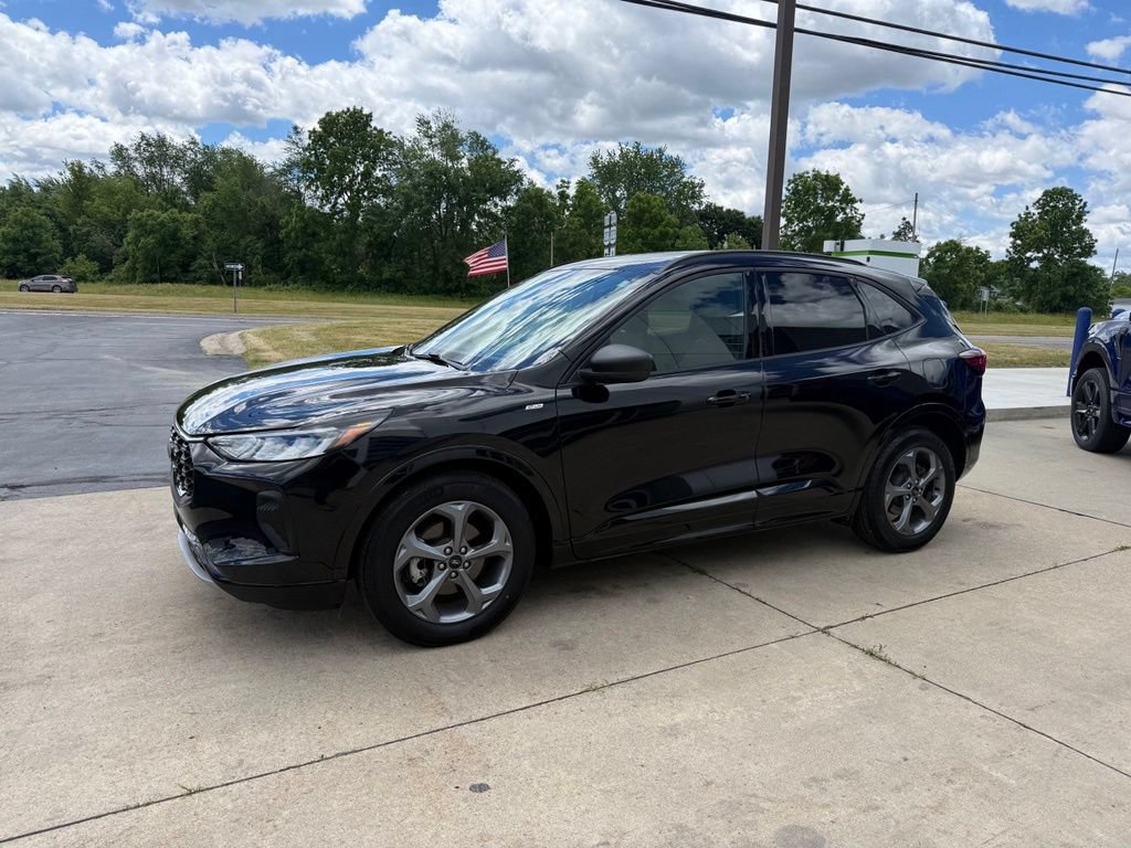 Certified 2023 Ford Escape ST-Line w/ Tech Pack #1 FWD image 4