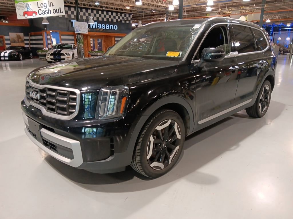 Used 2023 Kia Telluride S AWD/4WD image 1