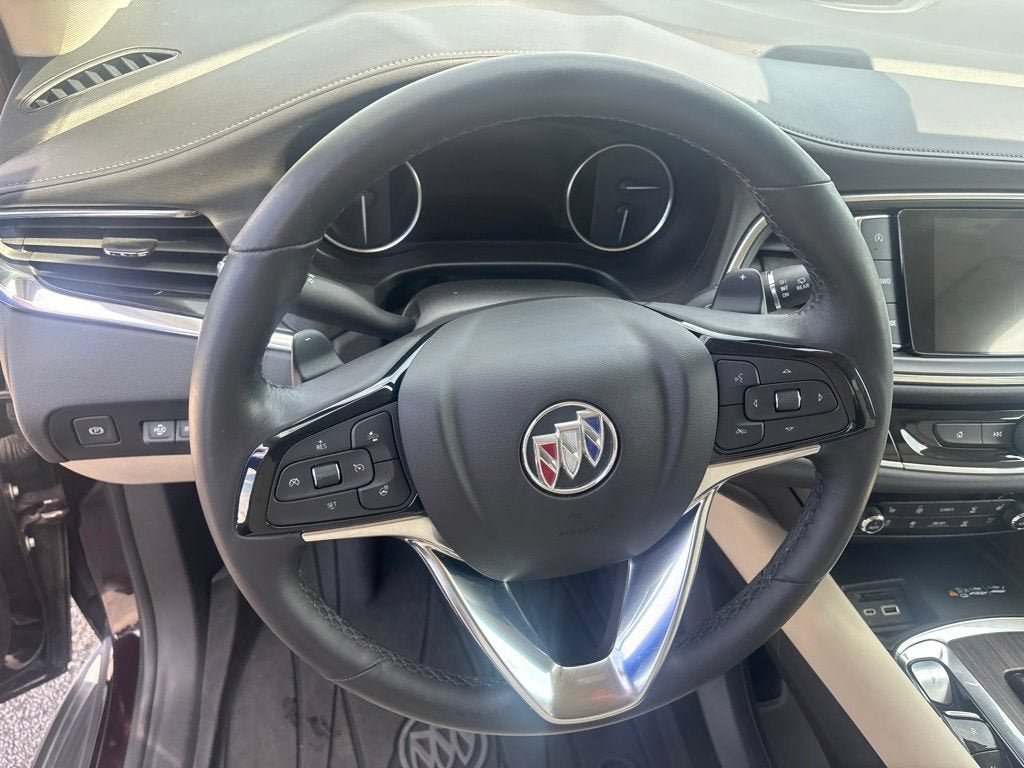 Used 2022 Buick Enclave Avenir w/ Avenir Technology Package AWD/4WD image 13