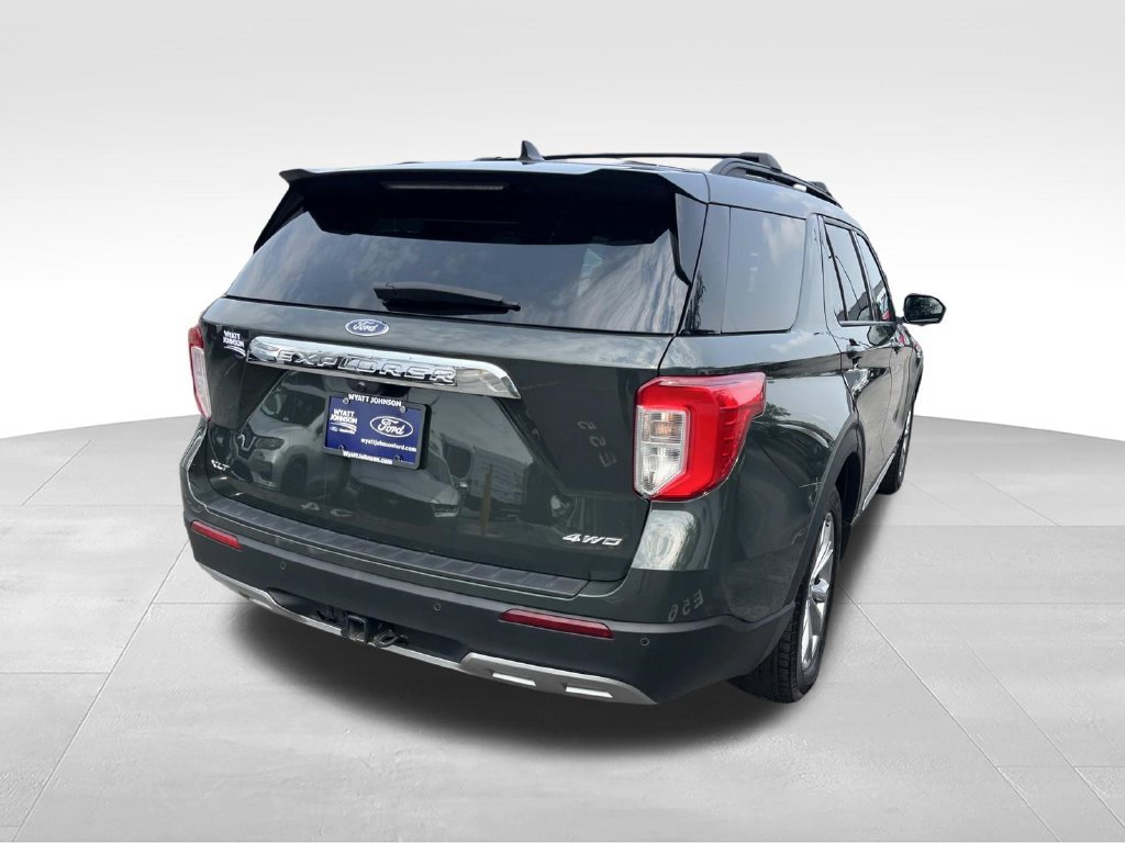 Certified 2024 Ford Explorer XLT w/ Equipment Group 202A AWD/4WD image 3