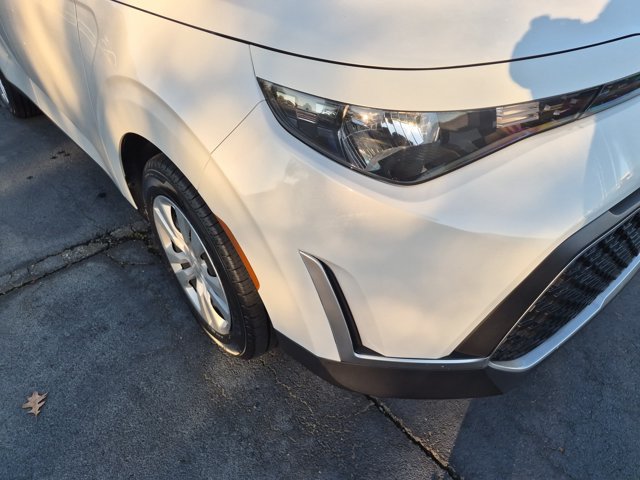 Used 2024 Kia Soul LX FWD image 10