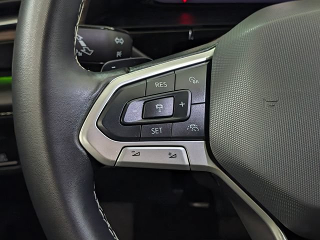 Used 2024 Volkswagen Atlas SEL AWD/4WD image 32