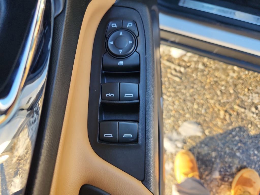 Used 2019 Chevrolet Equinox Premier image 12