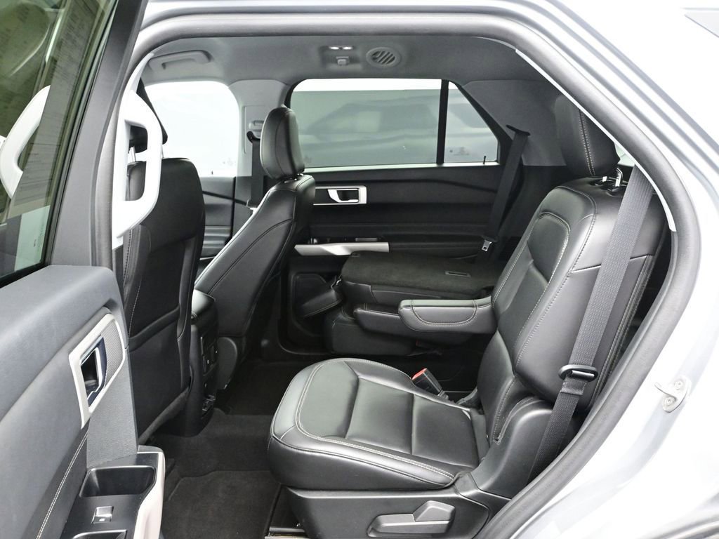 Certified 2023 Ford Explorer XLT w/ Equipment Group 202A image 15