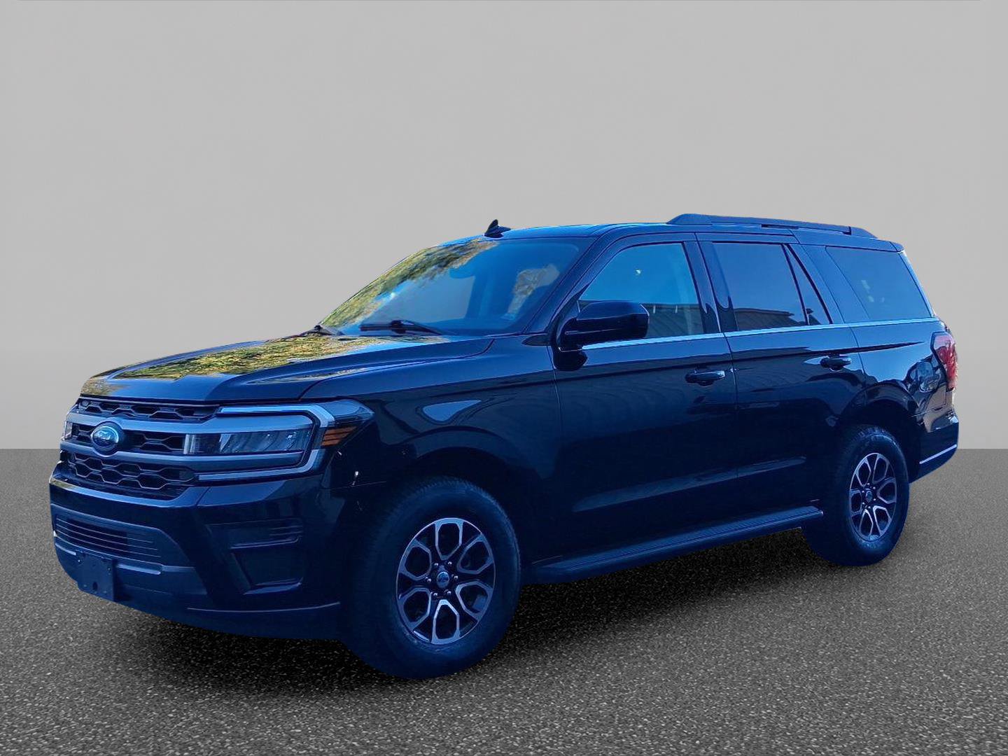 Certified 2024 Ford Expedition XLT AWD/4WD image 1