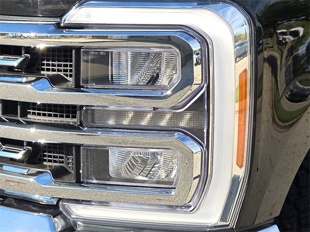 Certified 2023 Ford F250 Lariat w/ Lariat Ultimate Package image 4