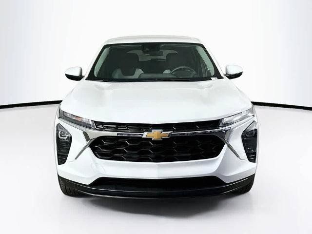 Used 2024 Chevrolet Trax LS w/ LS Convenience Package FWD image 6