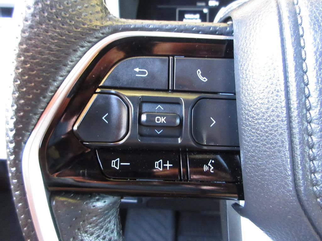 Used 2023 Toyota Sequoia Capstone AWD/4WD image 15