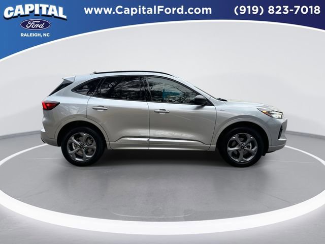 Certified 2023 Ford Escape ST-Line w/ Tech Pack #1 AWD/4WD image 7