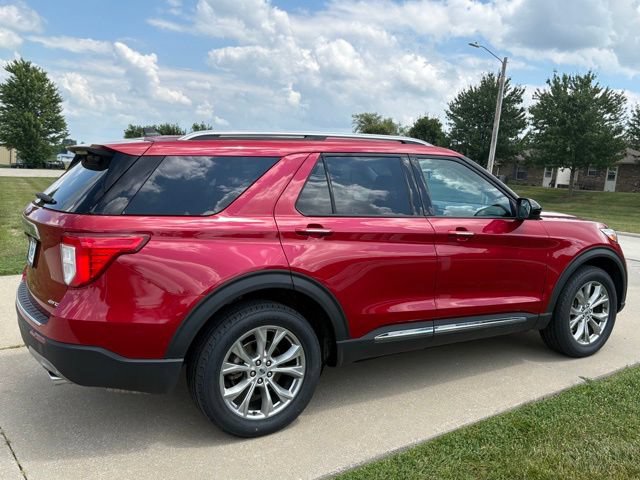 Certified 2023 Ford Explorer Limited AWD/4WD image 4