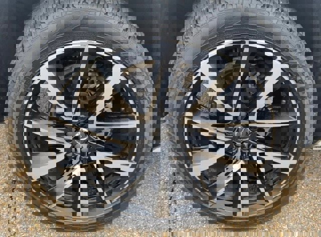 Used 2019 Volvo XC90 T6 Momentum w/ Advanced Package image 9