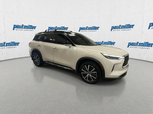 Used 2023 INFINITI QX60 Sensory w/ Vision Package AWD/4WD image 12