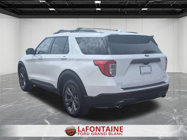 Certified 2022 Ford Explorer XLT w/ Equipment Group 202A AWD/4WD image 3