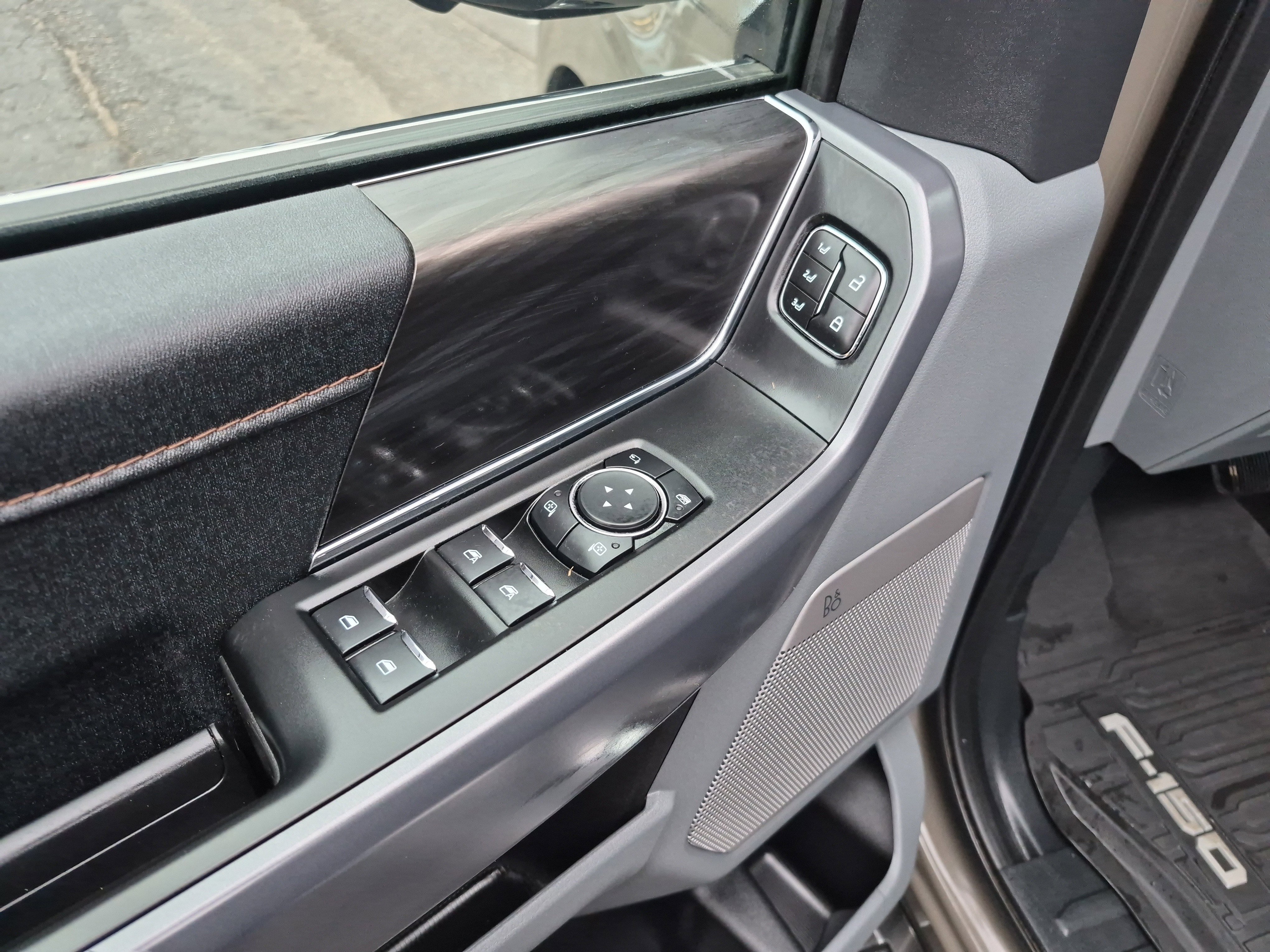 Certified 2025 Ford F150 Lariat w/ Equipment Group 501A Mid image 13