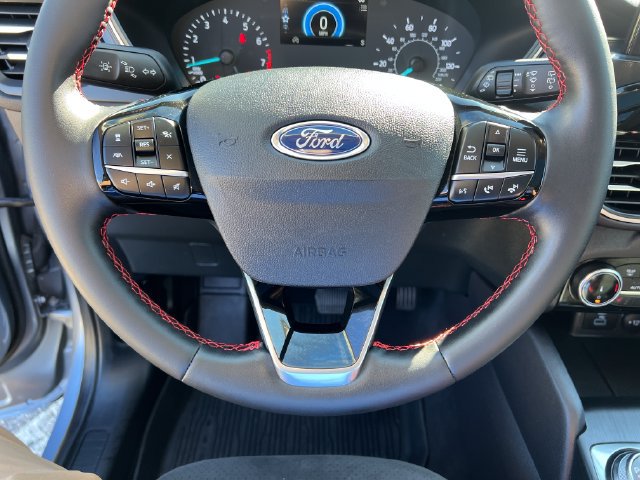 Certified 2022 Ford Escape SEL w/ SEL Stealth AWD Package image 19