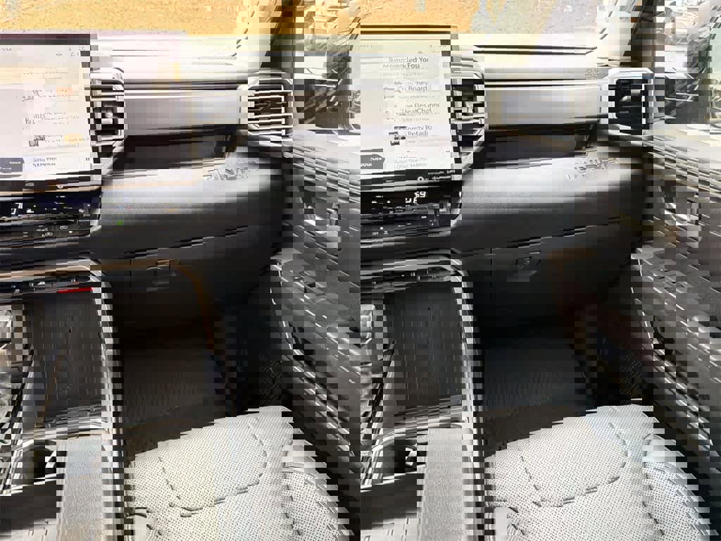 Used 2022 Toyota Tundra SR5 w/ SR5 Premium Package image 20