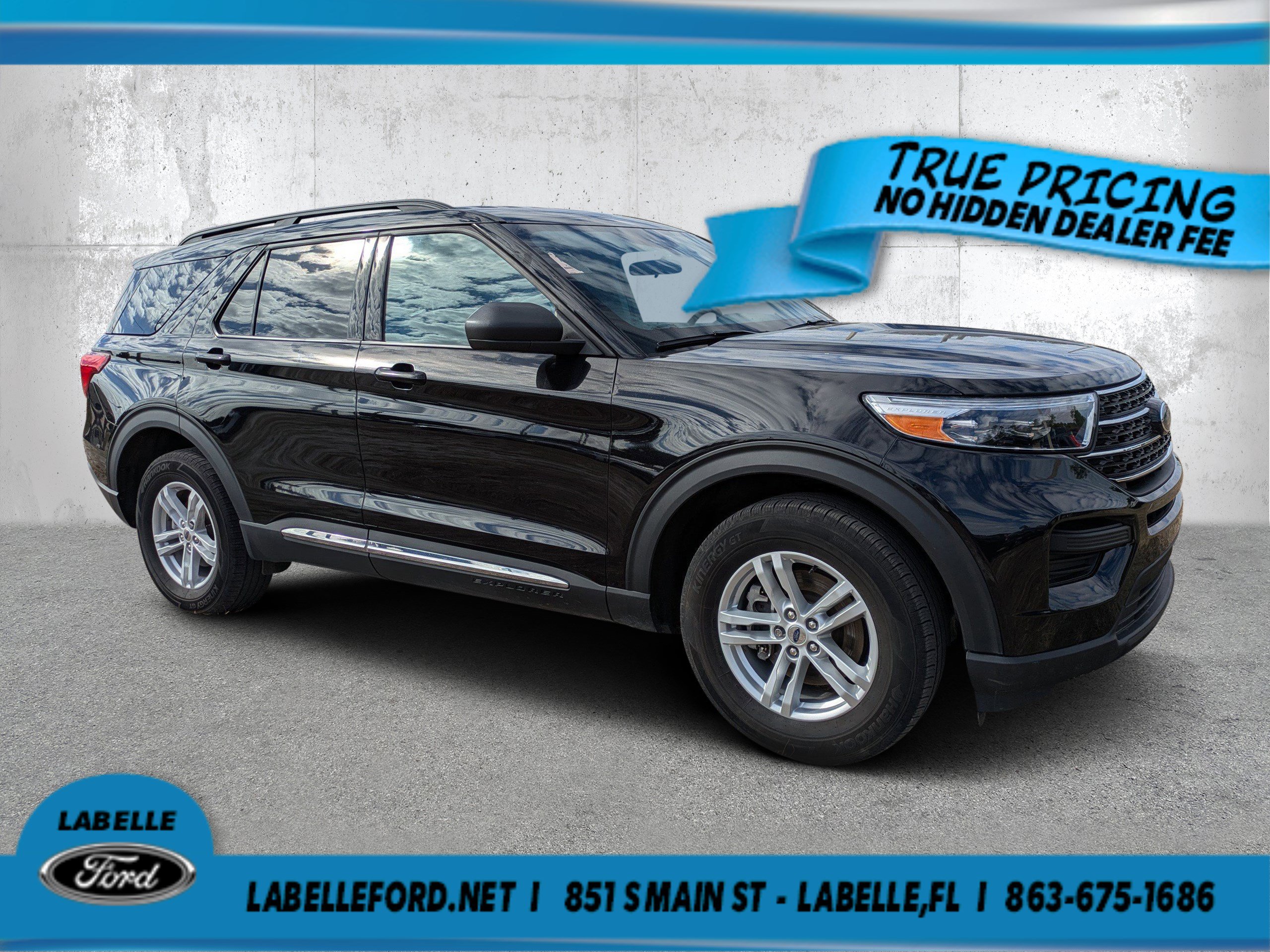 Certified 2024 Ford Explorer XLT AWD/4WD image 1