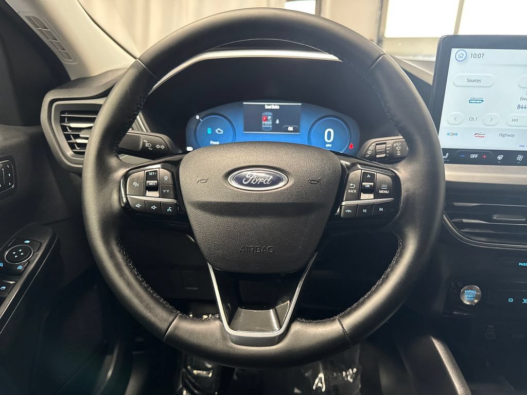Certified 2025 Ford Escape Platinum AWD/4WD image 16