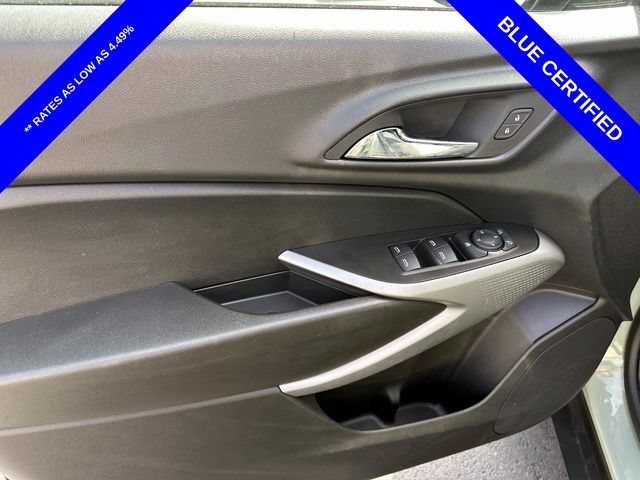 Used 2024 Chevrolet Trax RS w/ Sunroof Package FWD image 10