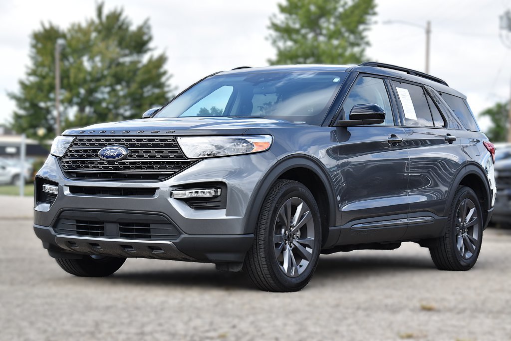 Certified 2024 Ford Explorer XLT w/ Equipment Group 202A