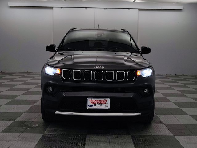 Used 2023 Jeep Compass Limited AWD/4WD image 4