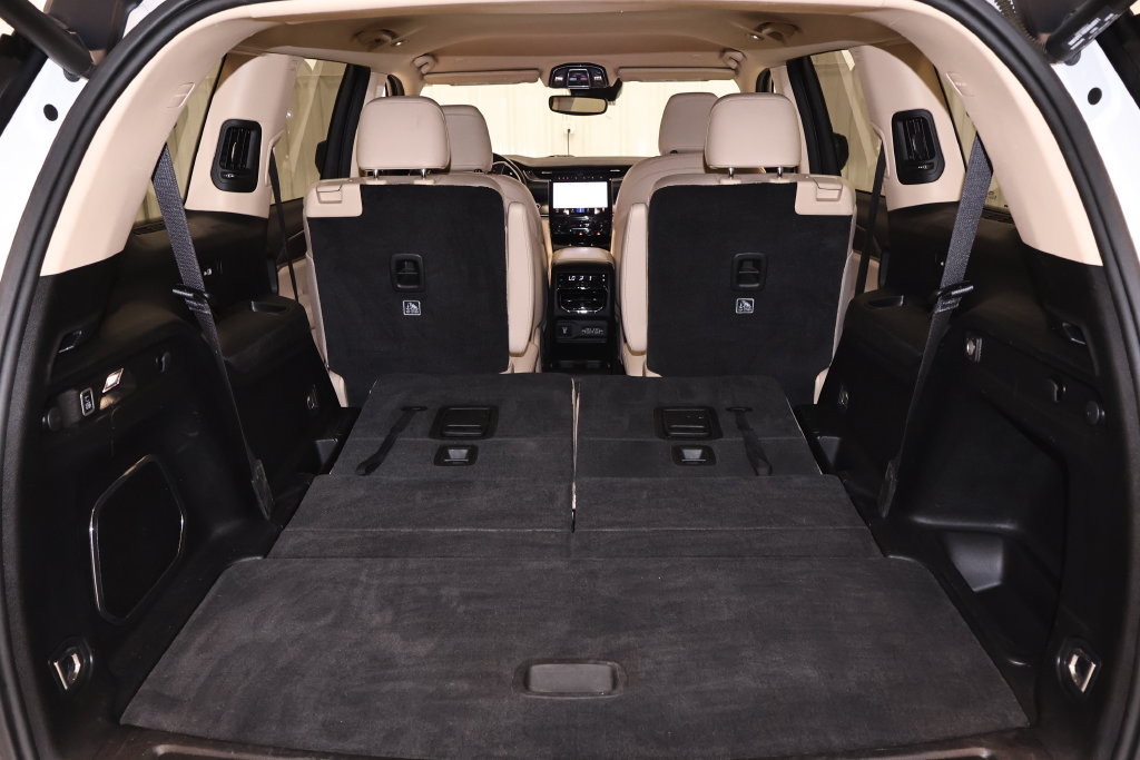 Used 2021 Jeep Grand Cherokee L Limited AWD/4WD image 39