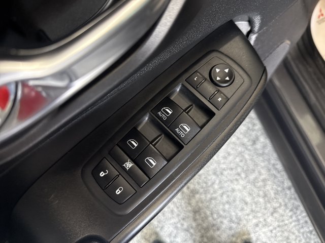 Used 2021 Jeep Cherokee Trailhawk w/ Sun, Sound & Nav Group AWD/4WD image 6