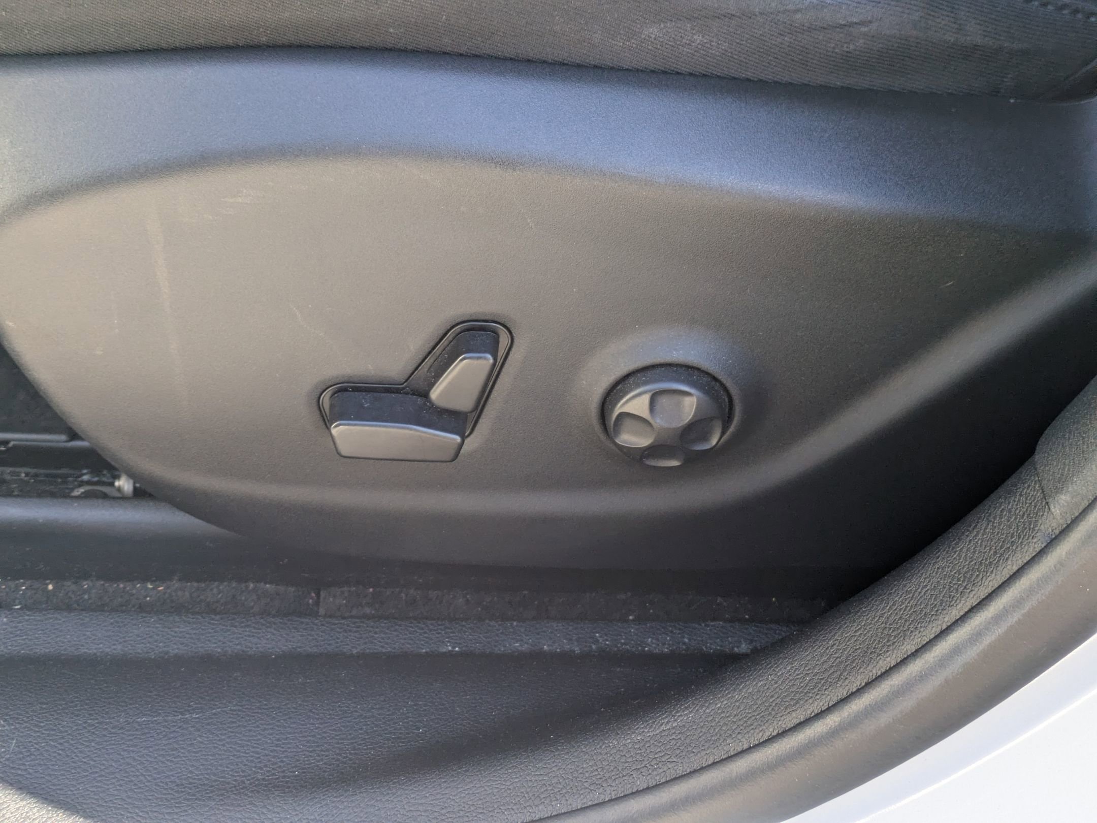 Used 2021 Jeep Cherokee Latitude Lux w/ Trailer Tow Group image 13