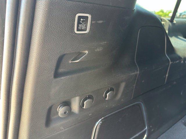 Used 2024 Jeep Wagoneer L Series II w/ Flexible Seating Group AWD/4WD image 14