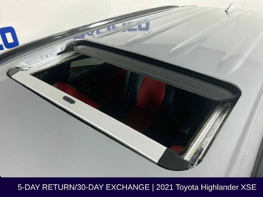 Used 2021 Toyota Highlander XSE AWD/4WD image 17