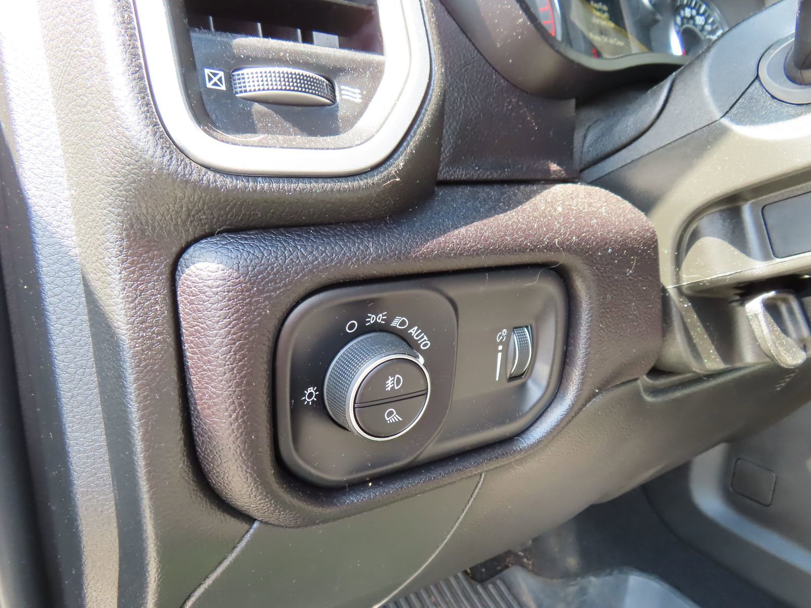 Used 2023 RAM 2500 Big Horn w/ Level 1 Equipment Group AWD/4WD image 16