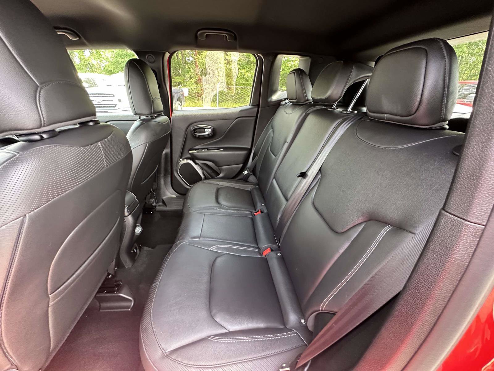 Used 2019 Jeep Renegade Limited w/ Quick Order Package 22P FWD image 27