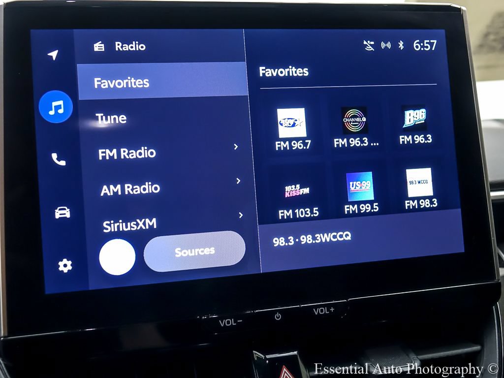 Used 2025 Toyota Corolla SE w/ SE Premium Package FWD image 17