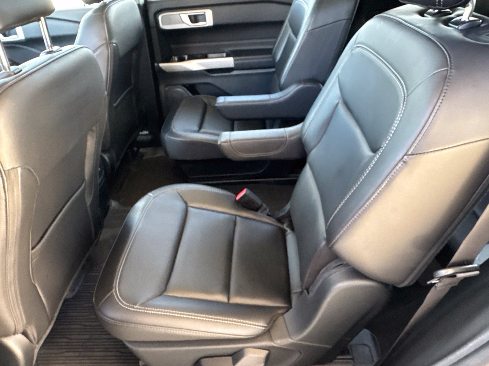 Certified 2024 Ford Explorer XLT w/ Equipment Group 202A AWD/4WD image 39
