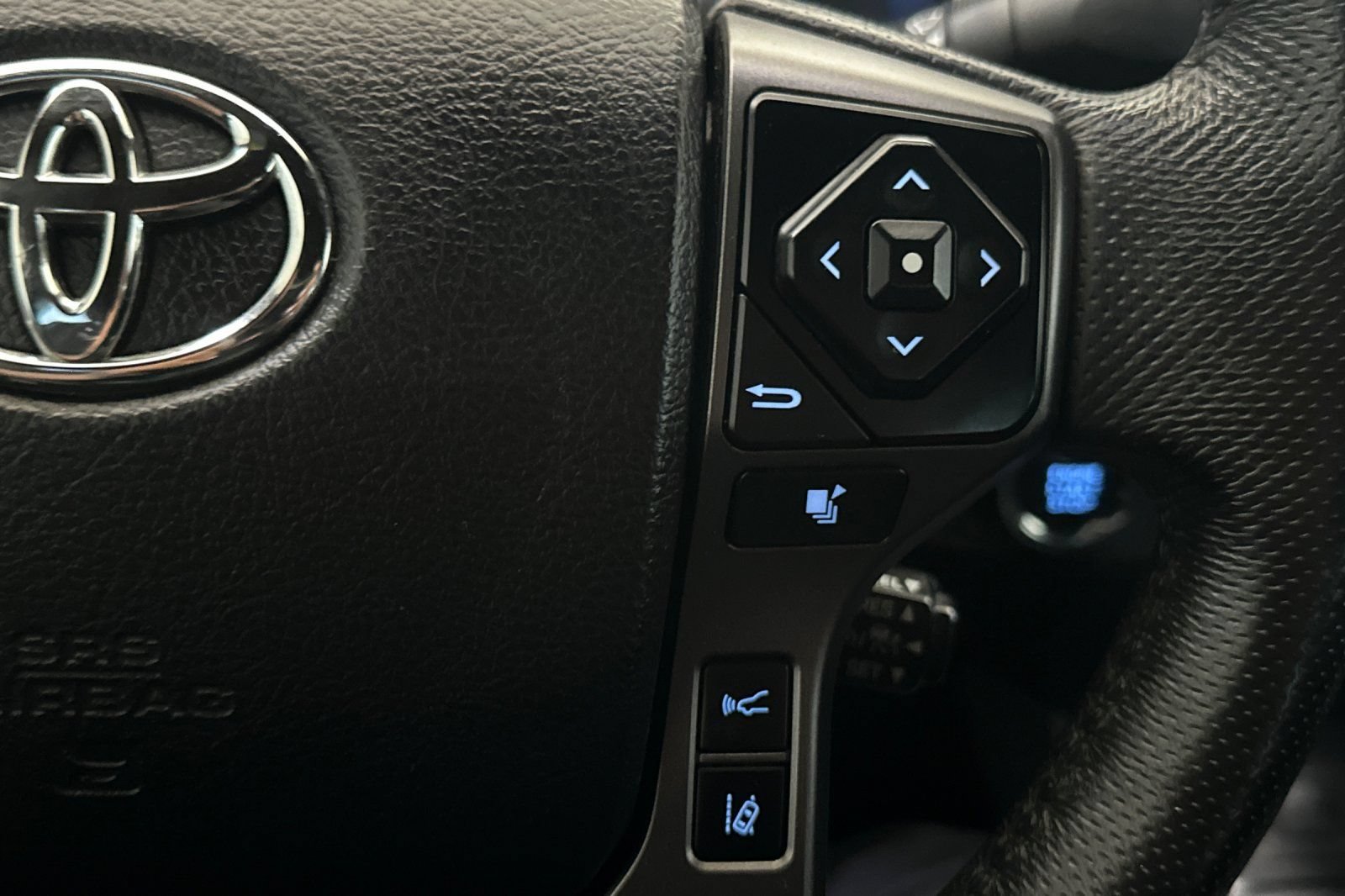 Used 2021 Toyota Tacoma TRD Off-Road w/ TRD Premium Off Road Package AWD/4WD image 26
