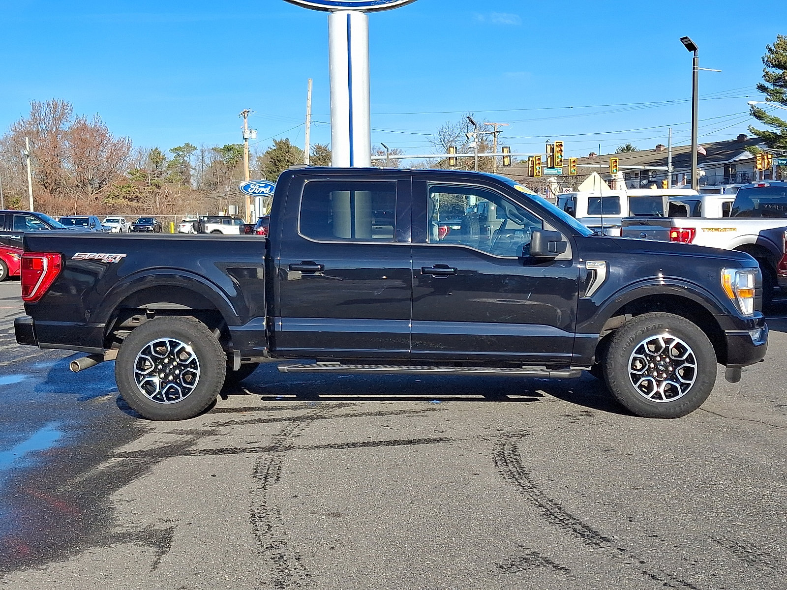 Certified 2022 Ford F150 XLT w/ Equipment Group 301A Mid image 12