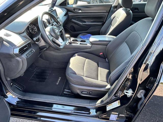Used 2025 Nissan Altima 2.5 SV FWD image 21