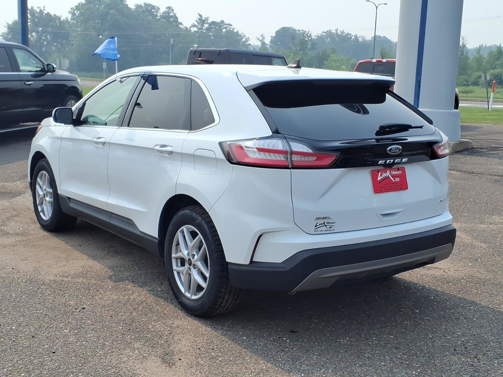 Certified 2024 Ford Edge SEL AWD/4WD image 3