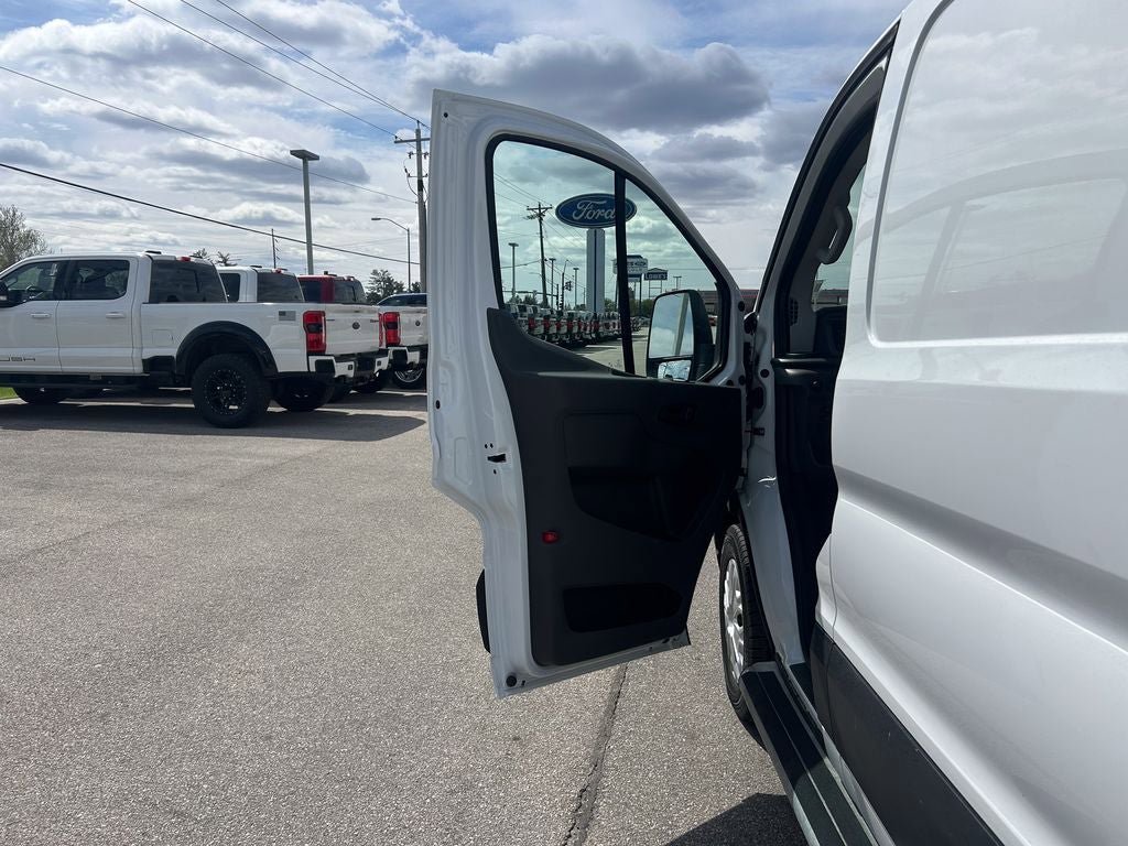Certified 2025 Ford Transit 250 Low Roof w/ Exterior Upgrade Package RWD image 12