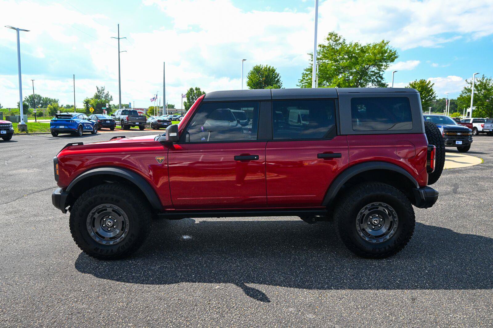Certified 2025 Ford Bronco Badlands w/ Sasquatch Package AWD/4WD image 8