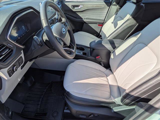 Certified 2025 Ford Escape SE w/ PHEV Premium Package FWD image 16