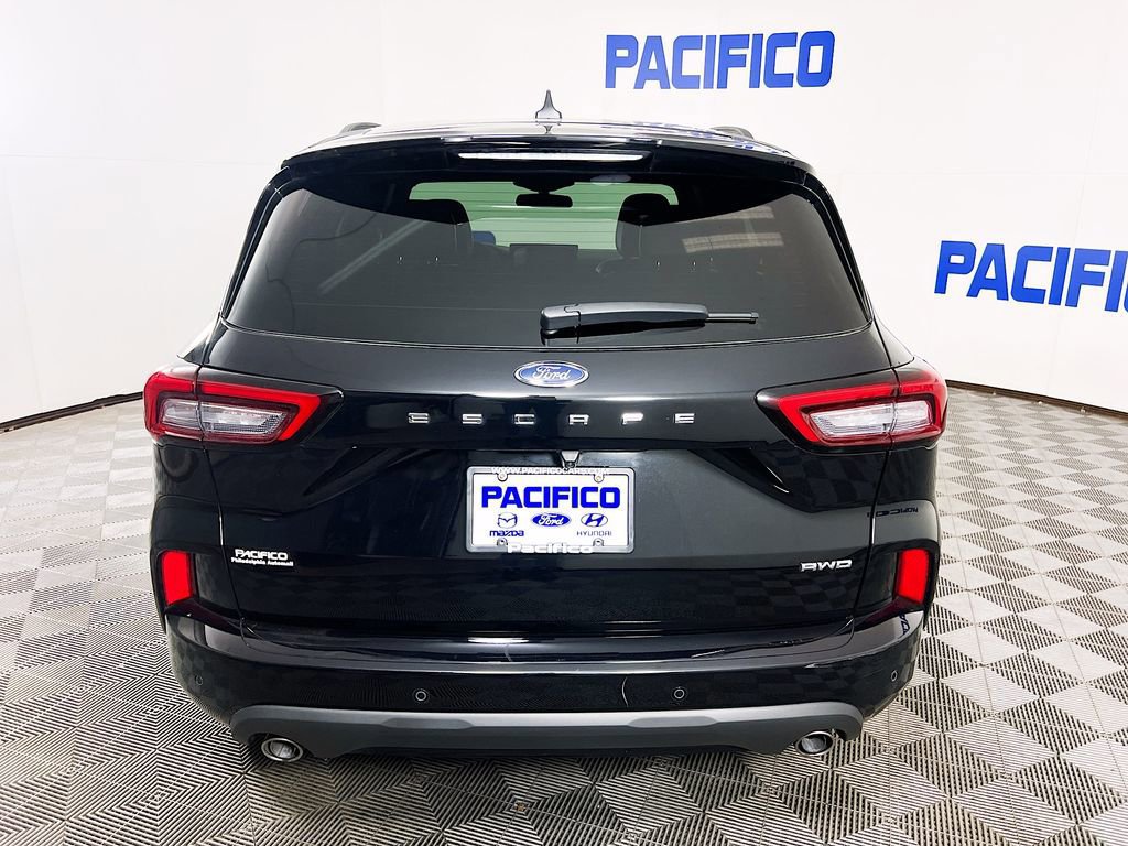 Certified 2023 Ford Escape ST-Line w/ Tech Pack #1 image 4