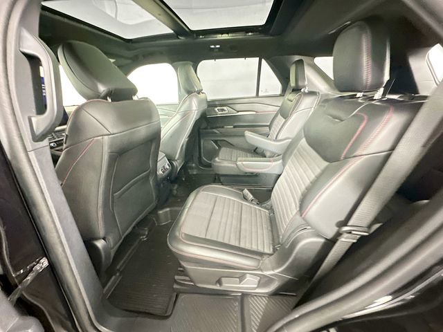 Certified 2025 Ford Explorer ST-Line w/ Premium Package AWD/4WD image 32